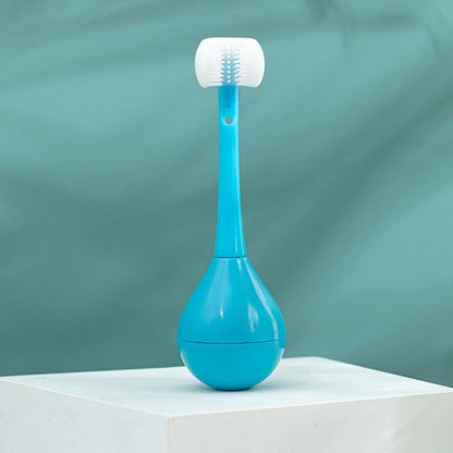 🔥50% popust🏷️👶 Tristranska otroška zobna ščetka – 🦷 temeljito čiščenje, 🧸 zabavna oblika, 🎁 odlično darilo