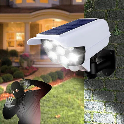 “1+1 ingyen 🎁✨” 🔥50% Kedvezmény🏷️☀️ Mozgásérzékelős napelemes lámpa – 🔦 77 LED, 360°-ban forgatható, 💧 IP44 vízálló – LUMACAM