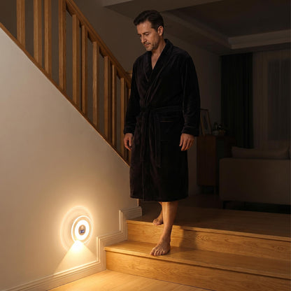 “1+1 ingyen 🎁✨” 🔥50% Kedvezmény🏷️💡 Intelligens LED-es éjszakai lámpa órával – 🌙 mozgásérzékelő, 3 színű fény, 🔋 energiahatékony