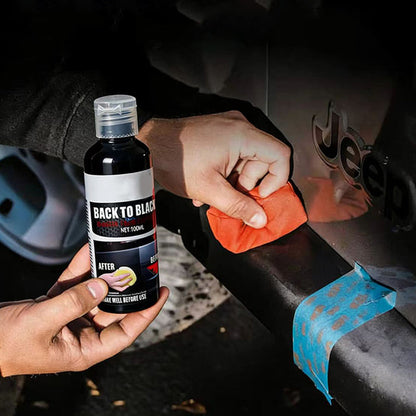 🔥50% Kedvezmény🏷️🚗 Professzionális műanyagfelújító autókhoz, ⚫ mélyfekete színű, 🛡️ UV-védelemmel – 100 ml