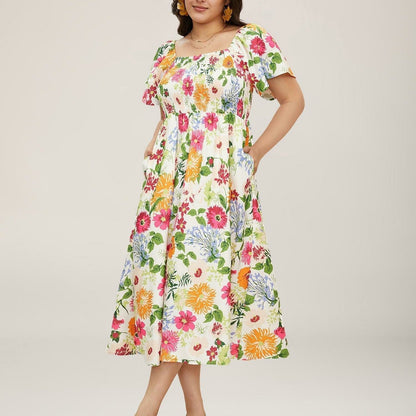 🌸👗 Virágmintás midi ruha, smockolt négyzet alakú nyakkivágással és zsebekkel